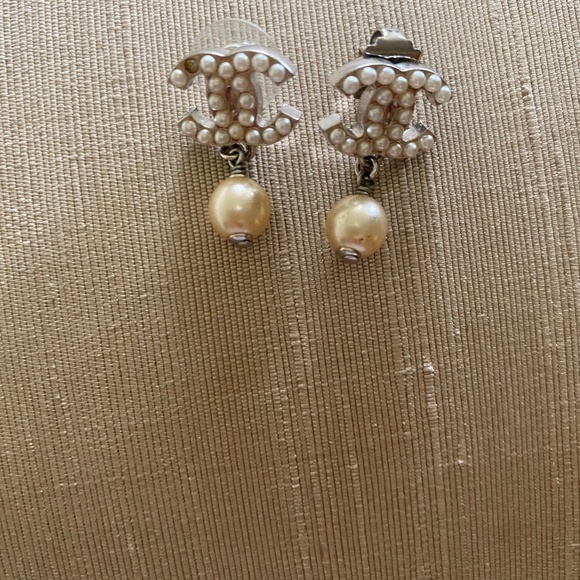 CHANEL Pearl CC Logo Earrings.